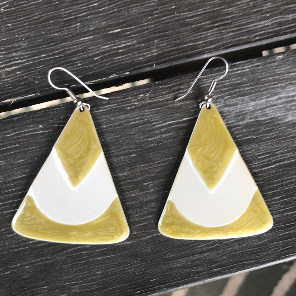 Free with purchase. Vintage 80s triangle earrings